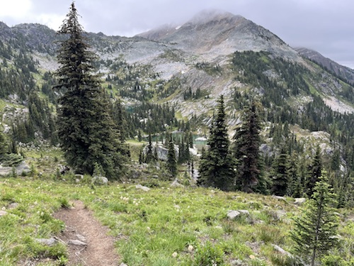 descending to twin lakes
